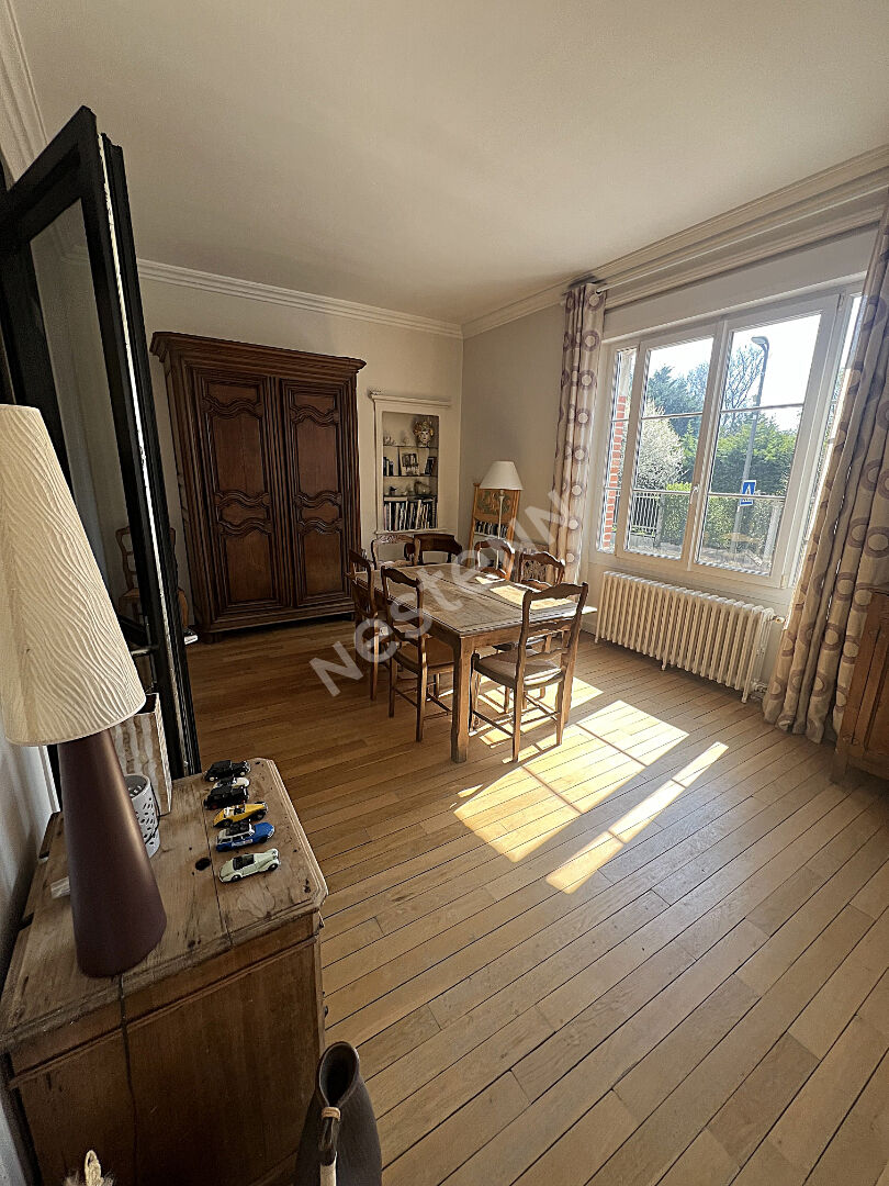 LOCATION MEUBLEE : maison 5 chambres + 1 bureau - garage - Jardin