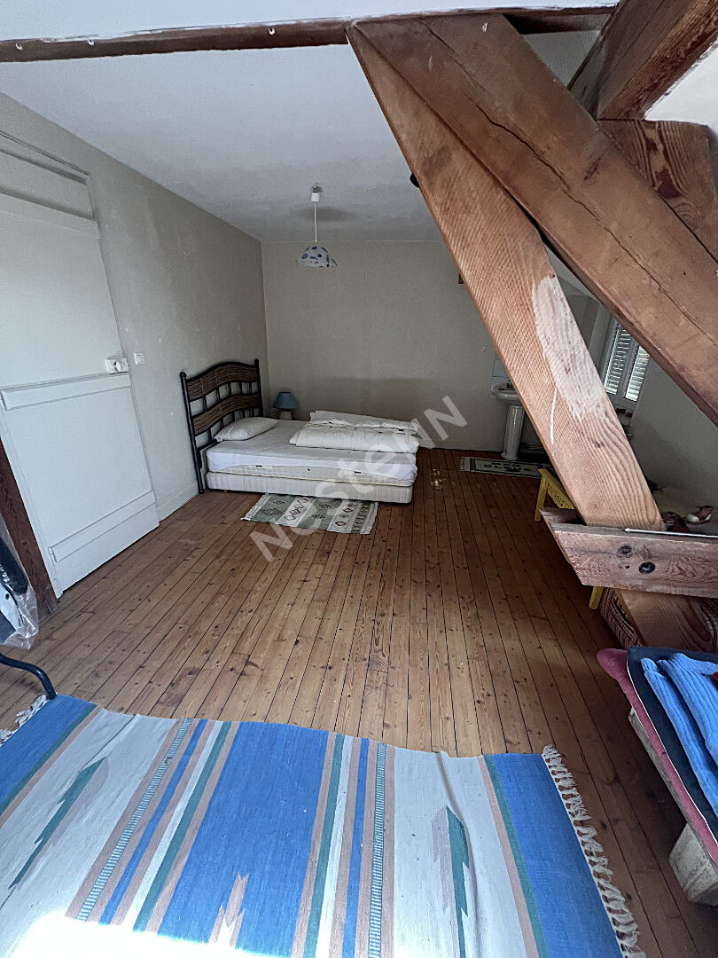 LOCATION MEUBLEE : maison 5 chambres + 1 bureau - garage - Jardin