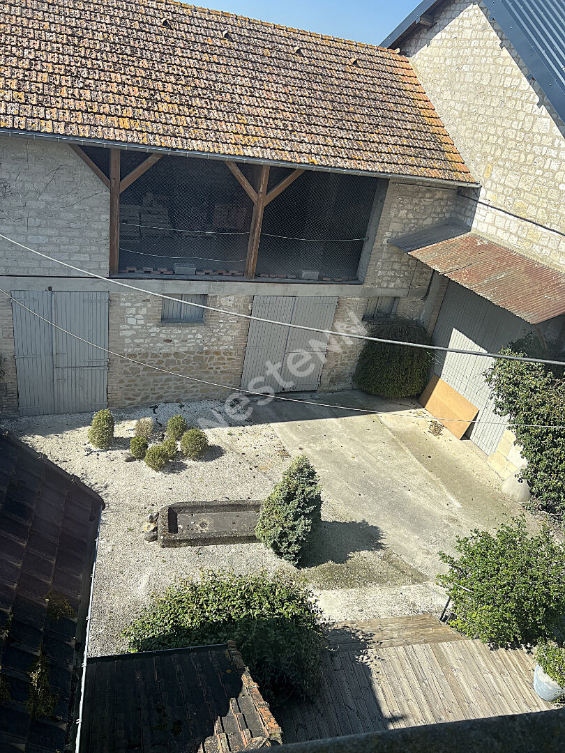 LOCATION MEUBLEE : maison 5 chambres + 1 bureau - garage - Jardin