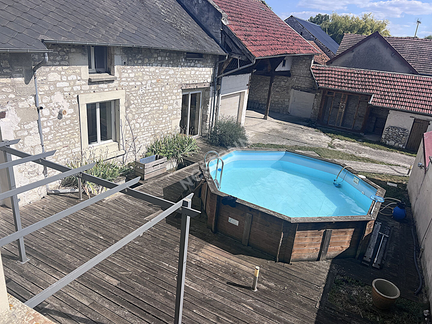 Entre Guignicourt et St Erme : Maison en pierres : 7 chambres - Grange - Garage