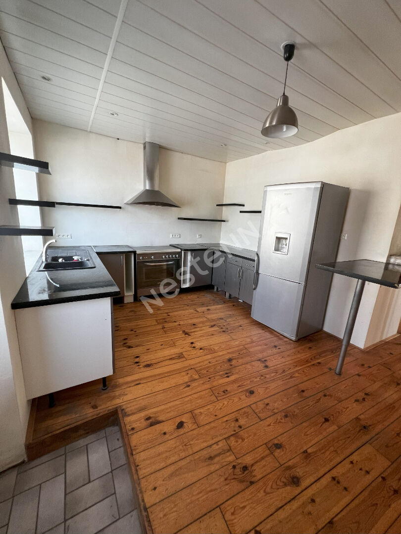 Entre Guignicourt et St Erme : Maison en pierres : 7 chambres - Grange - Garage