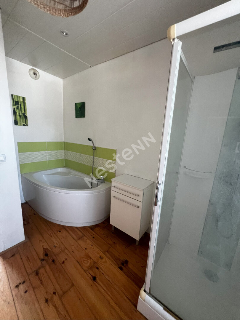 Entre Guignicourt et St Erme : Maison en pierres : 7 chambres - Grange - Garage