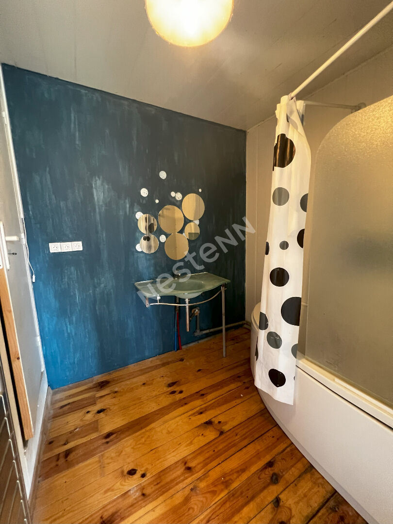 Entre Guignicourt et St Erme : Maison en pierres : 7 chambres - Grange - Garage