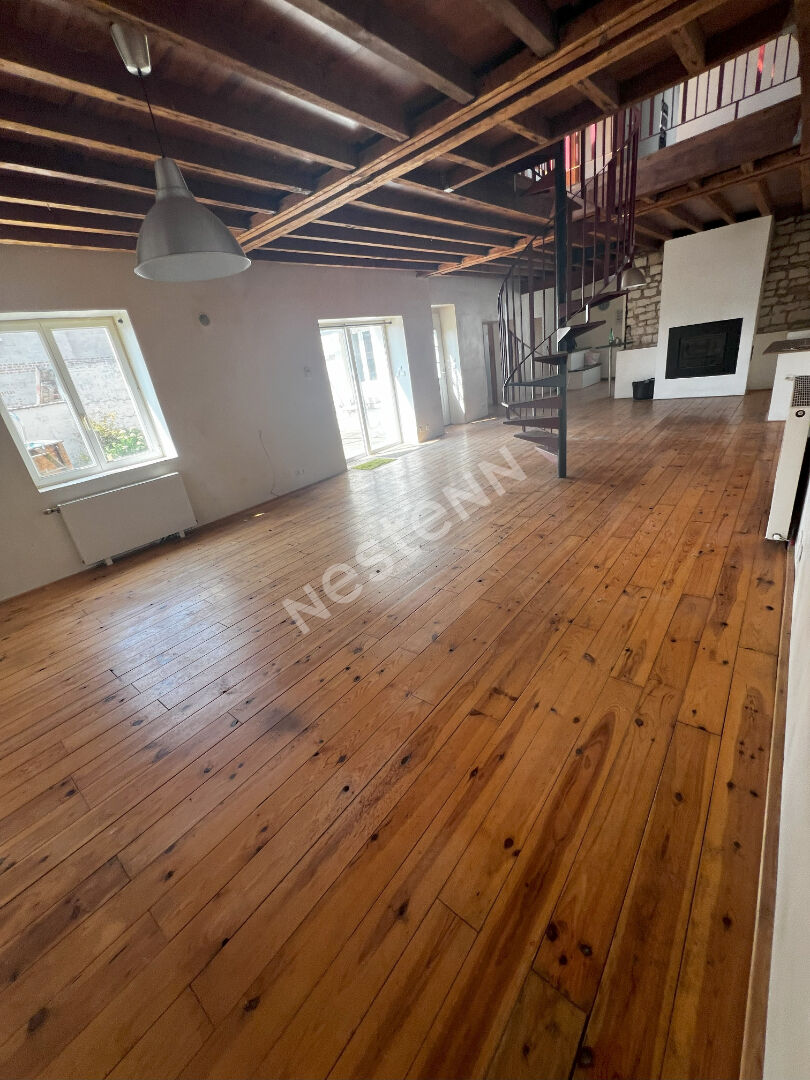 Entre Guignicourt et St Erme : Maison en pierres : 7 chambres - Grange - Garage