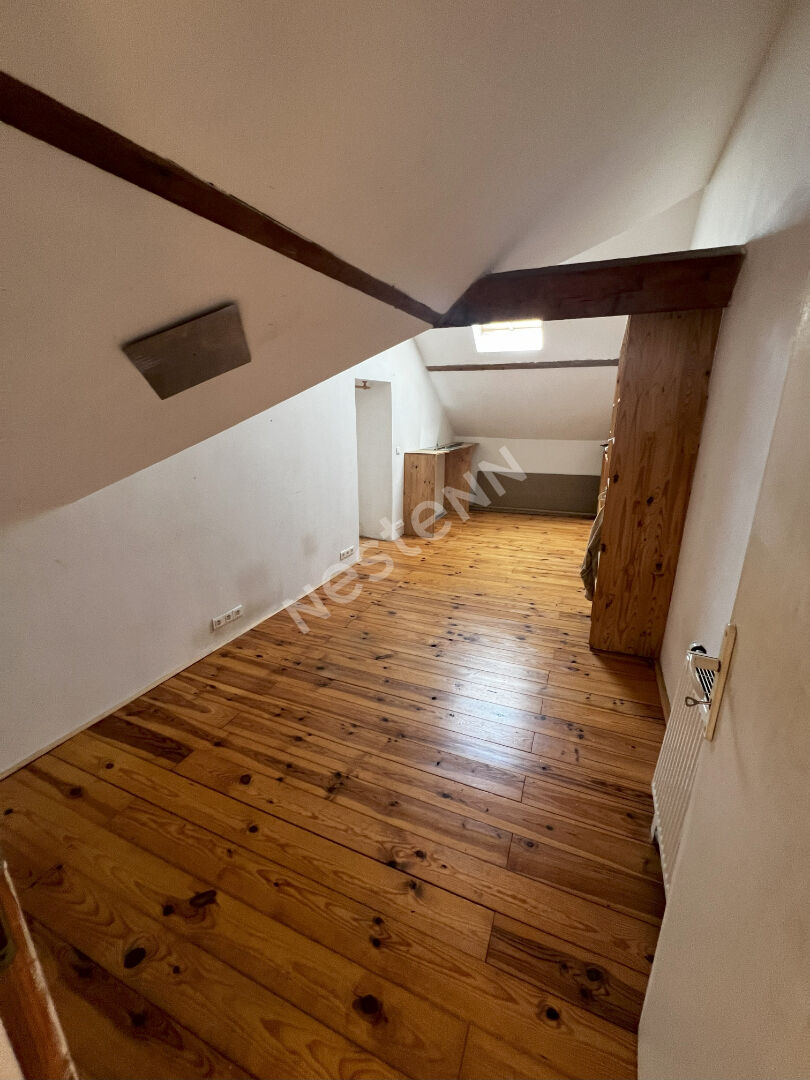Entre Guignicourt et St Erme : Maison en pierres : 7 chambres - Grange - Garage