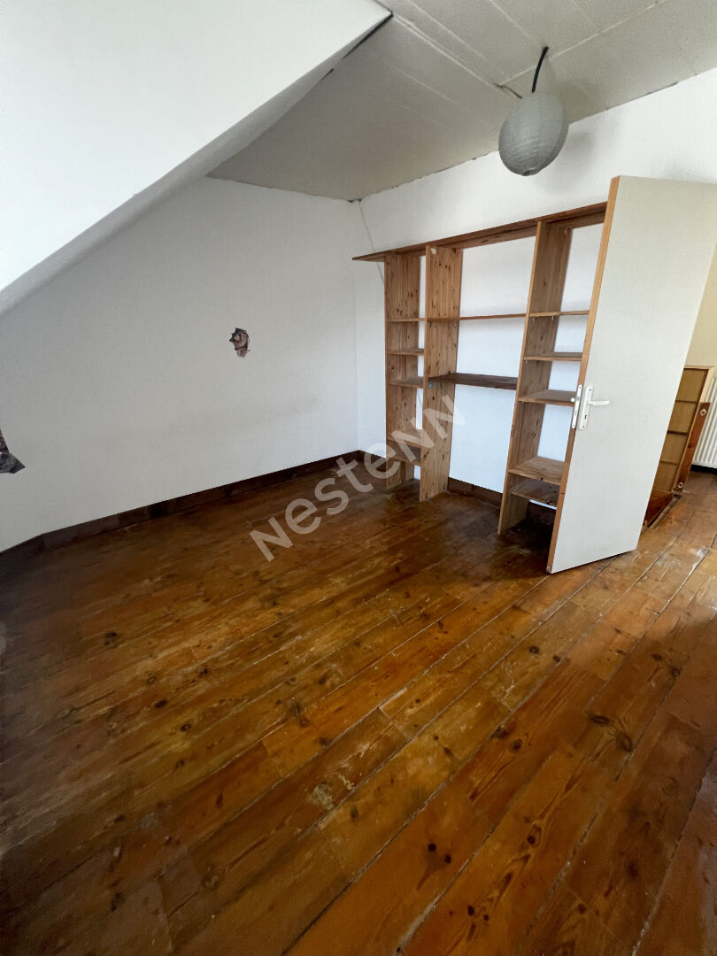 Entre Guignicourt et St Erme : Maison en pierres : 7 chambres - Grange - Garage