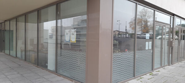 Vente local-professionnel à Trois puits (51500)