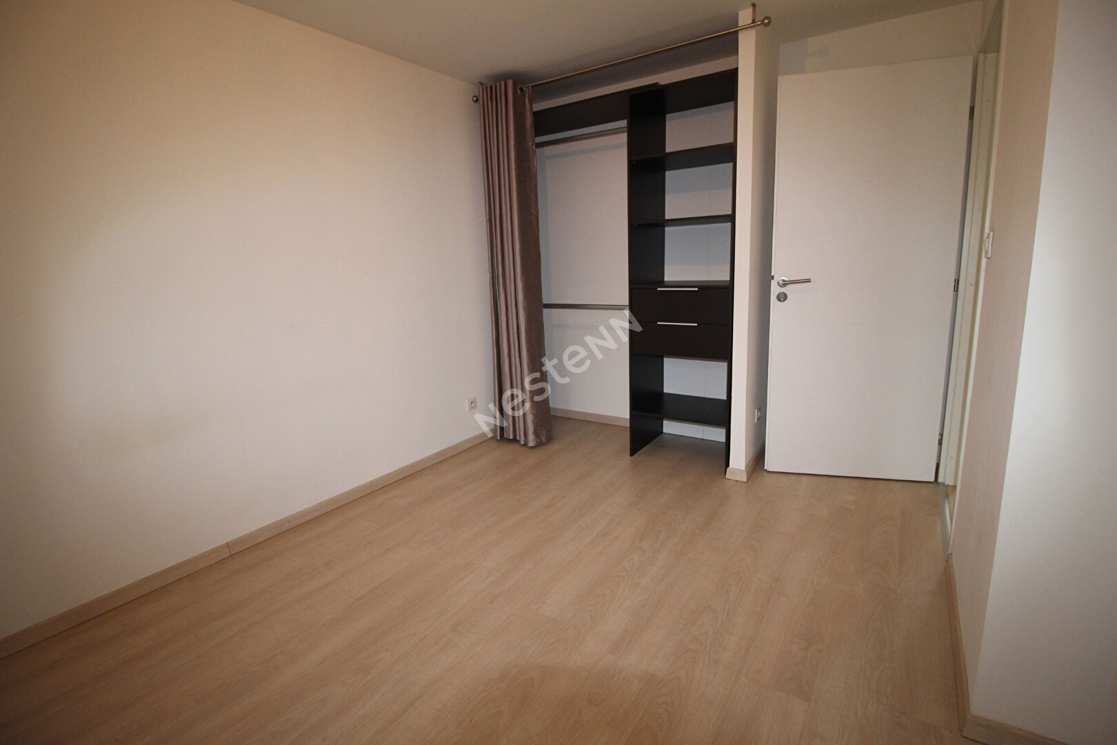 APPARTEMENT 3 PIECES  AVEC UN BOX DOUBLE