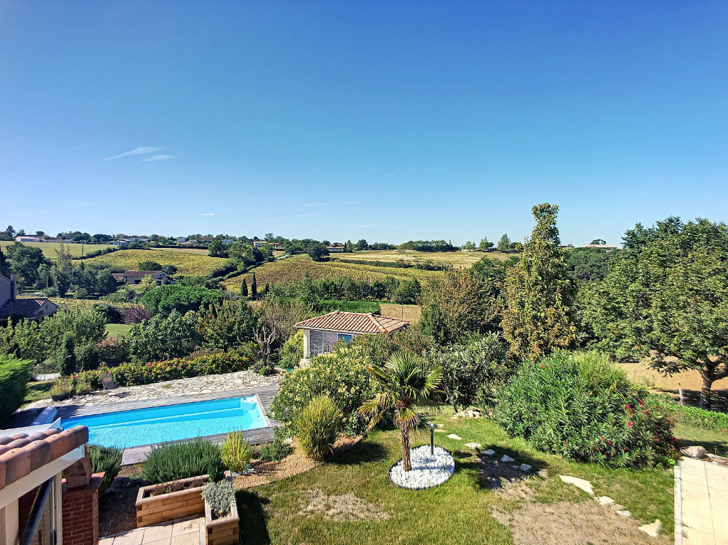 Maison d'architecte 5 pièces de 2007 de 235 m2 sur  avec piscine à vendre
