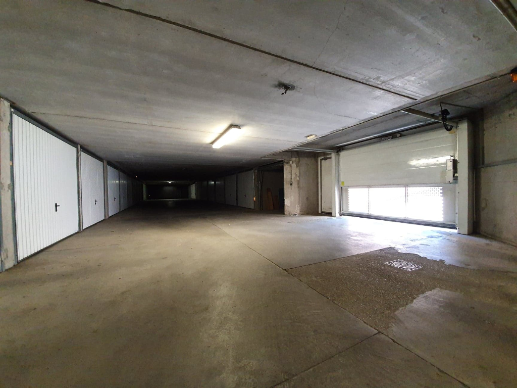 Garage fermé en sous-sol sécurisé situé au centre-ville de Castanet-Tolosan