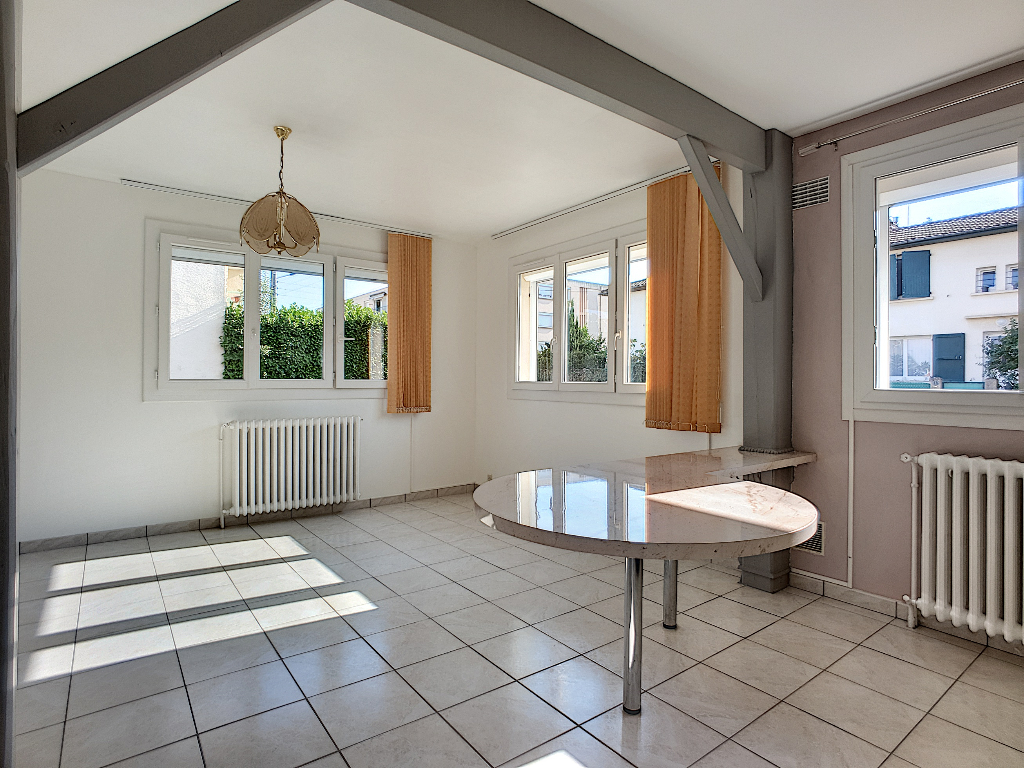 Exclusivité Nestenn. Toulouse. Quartier Soupetard. Appartement T2 entièrement rénové à vendre avec parking.