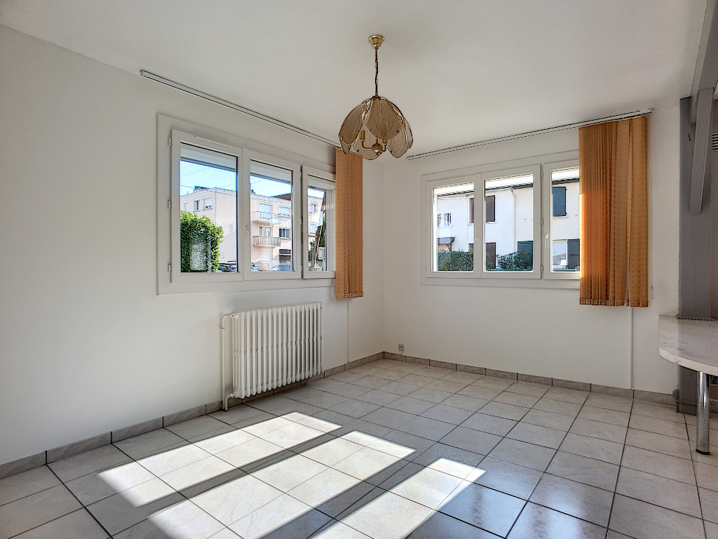 Exclusivité Nestenn. Toulouse. Quartier Soupetard. Appartement T2 entièrement rénové à vendre avec parking.