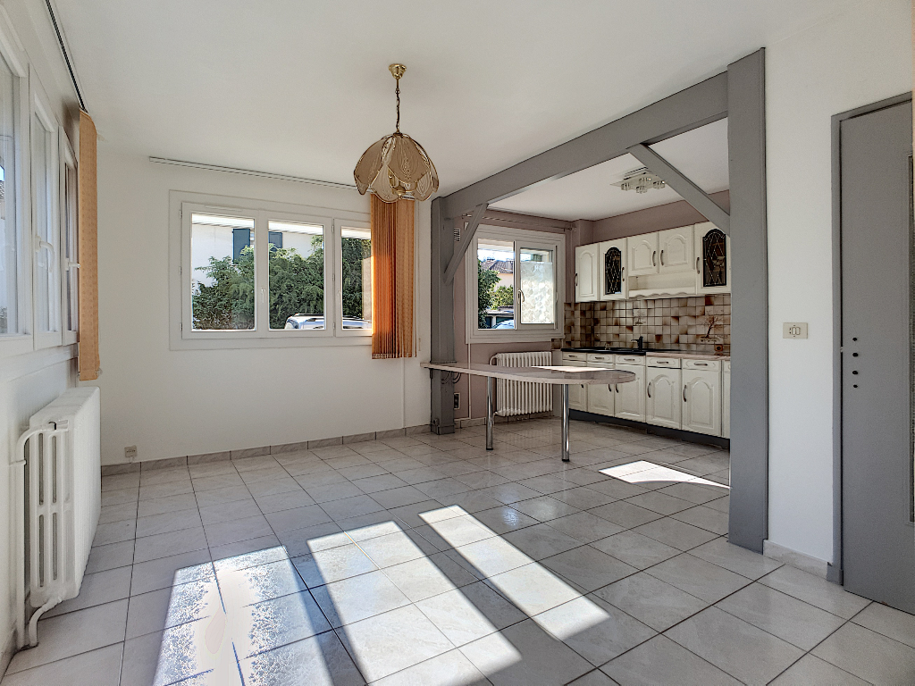 Exclusivité Nestenn. Toulouse. Quartier Soupetard. Appartement T2 entièrement rénové à vendre avec parking.