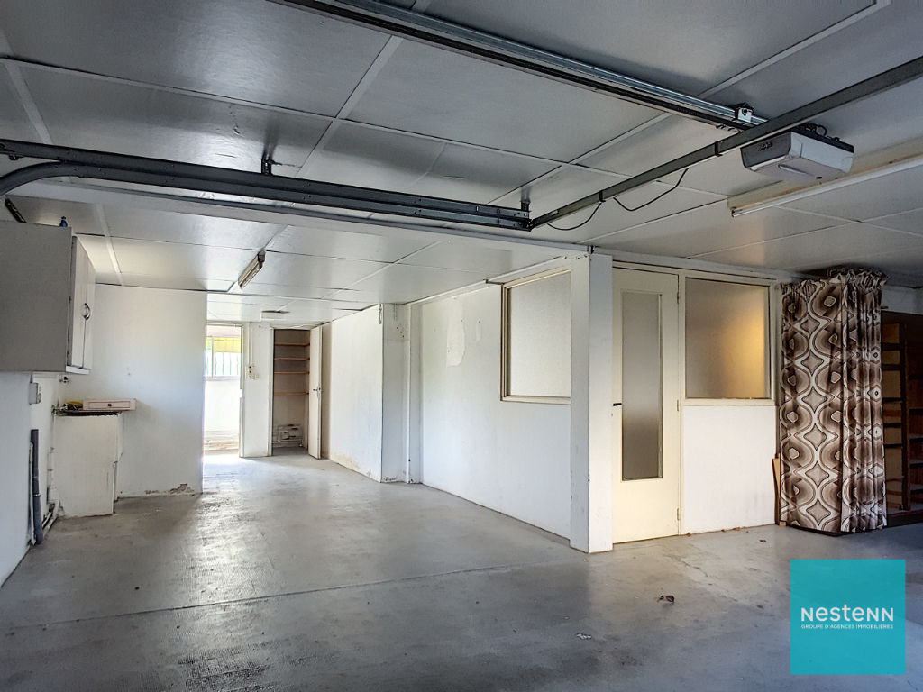 A Ramonville-Saint-Agne, à vendre maison 9 pièces de 237 m² avec garage de 60 m²,  terrain d'environ 650 m²,