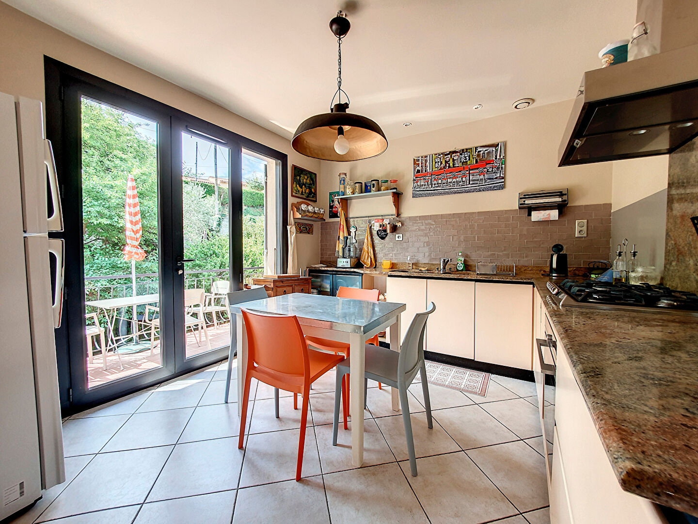 Pompertuzat. Maison familiale 6 pièces de 132m² avec un garage sur un terrain d'environ 1800m² à vendre.