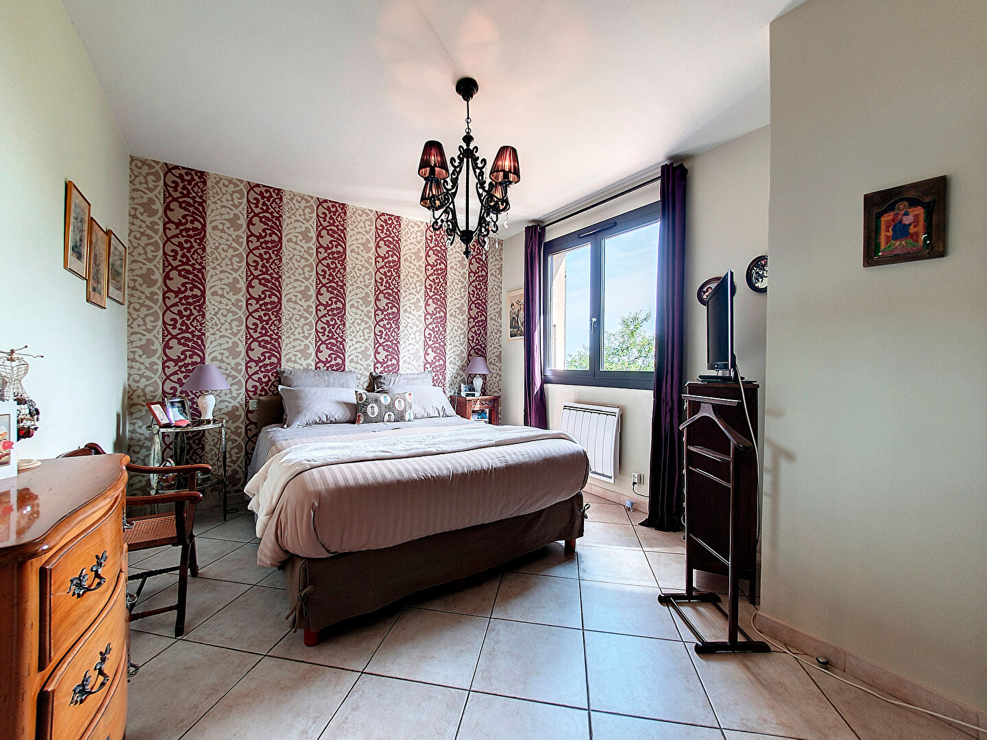 Pompertuzat. Maison familiale 6 pièces de 132m² avec un garage sur un terrain d'environ 1800m² à vendre.