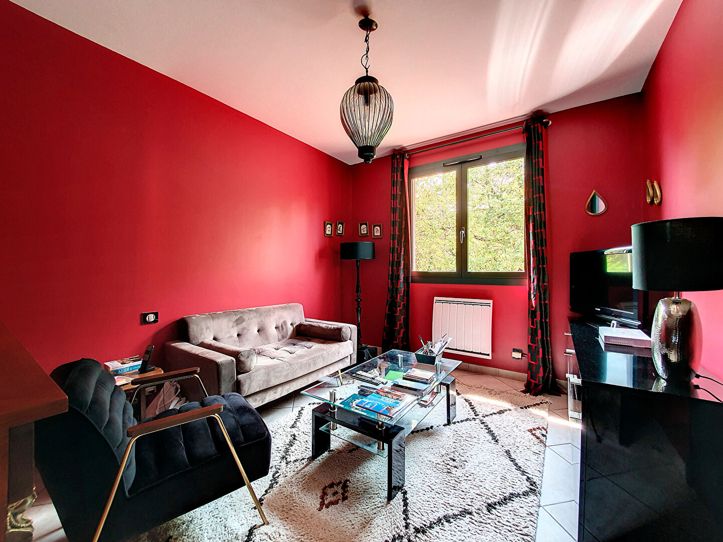 Pompertuzat. Maison familiale 6 pièces de 132m² avec un garage sur un terrain d'environ 1800m² à vendre.