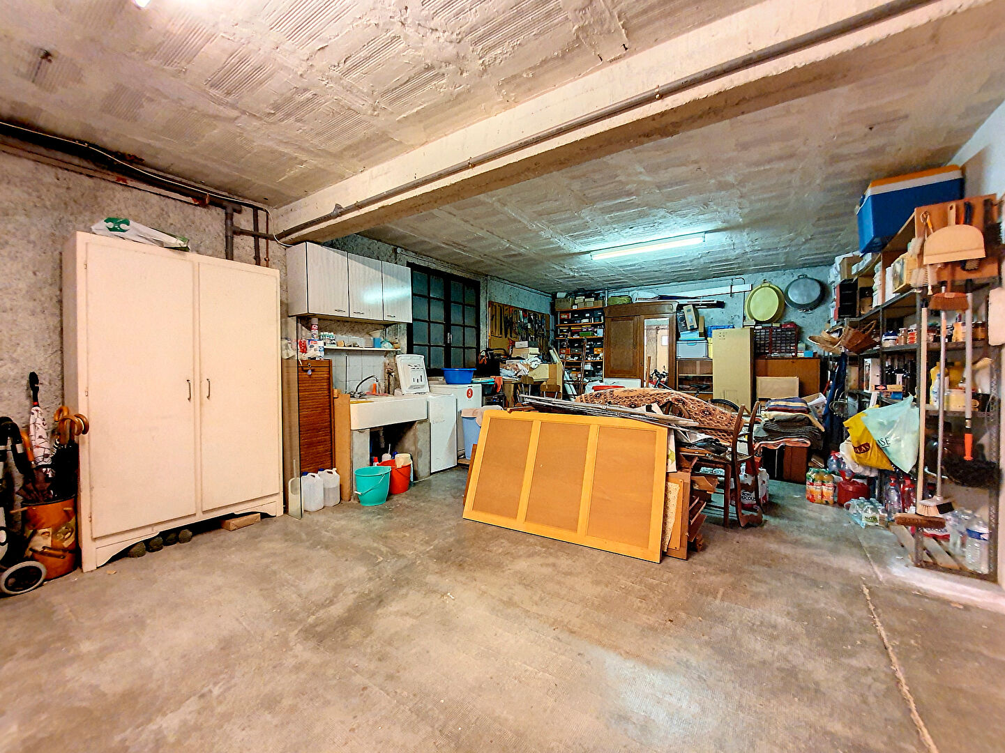 Pompertuzat. Maison familiale 6 pièces de 132m² avec un garage sur un terrain d'environ 1800m² à vendre.