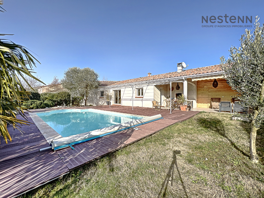 Péchabou. Maison à vendre 4 pièces de 121m² avec garage et piscine sur un terrain de 969m².
