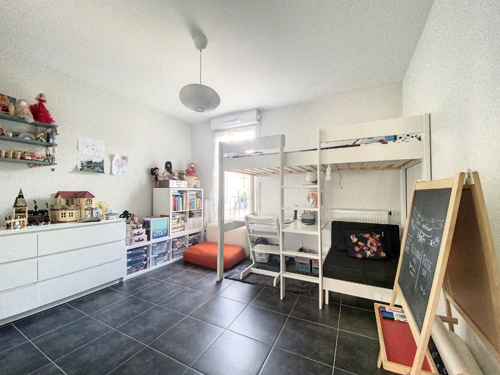 Exclusivité Nestenn. Auzeville-Tolosane. Maison à vendre 4 pièces de 99m² avec 2 places de parking en sous-sol et un jardin attenant.