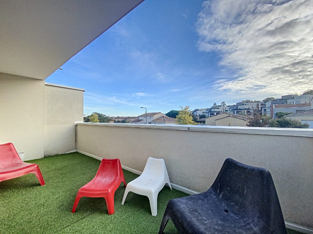 Exclusivité Nestenn. Auzeville-Tolosane. Maison à vendre 4 pièces de 99m² avec 2 places de parking en sous-sol et un jardin attenant.