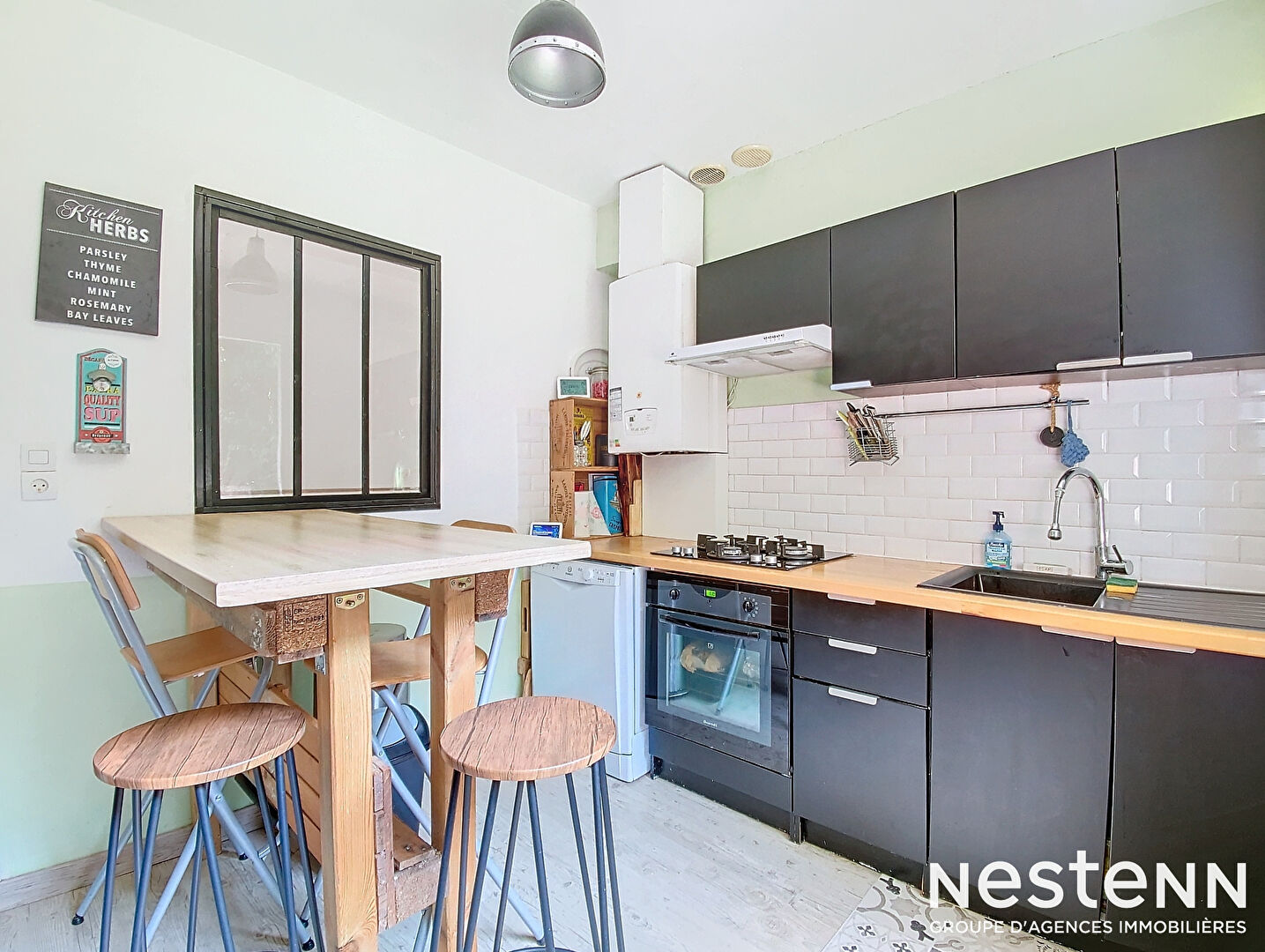 Exclusivité Nestenn. Proche du centre-ville de Castanet-Tolosan. Maison 5 pièces à vendre de 145m² habitables avec garage sur un terrain arboré de 550m².