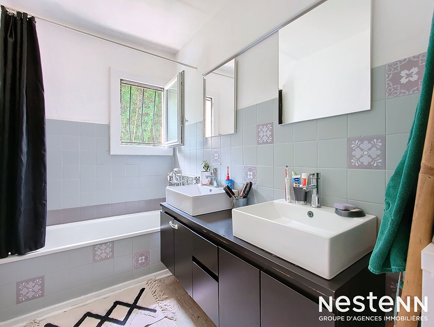 Exclusivité Nestenn. Proche du centre-ville de Castanet-Tolosan. Maison 5 pièces à vendre de 145m² habitables avec garage sur un terrain arboré de 550m².