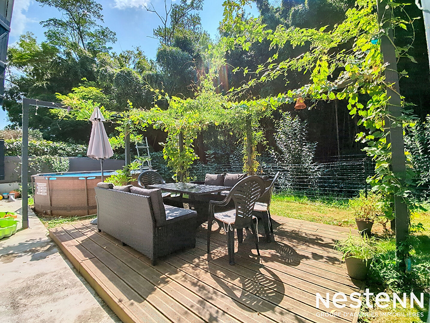 Exclusivité Nestenn. Proche du centre-ville de Castanet-Tolosan. Maison 5 pièces à vendre de 145m² habitables avec garage sur un terrain arboré de 550m².