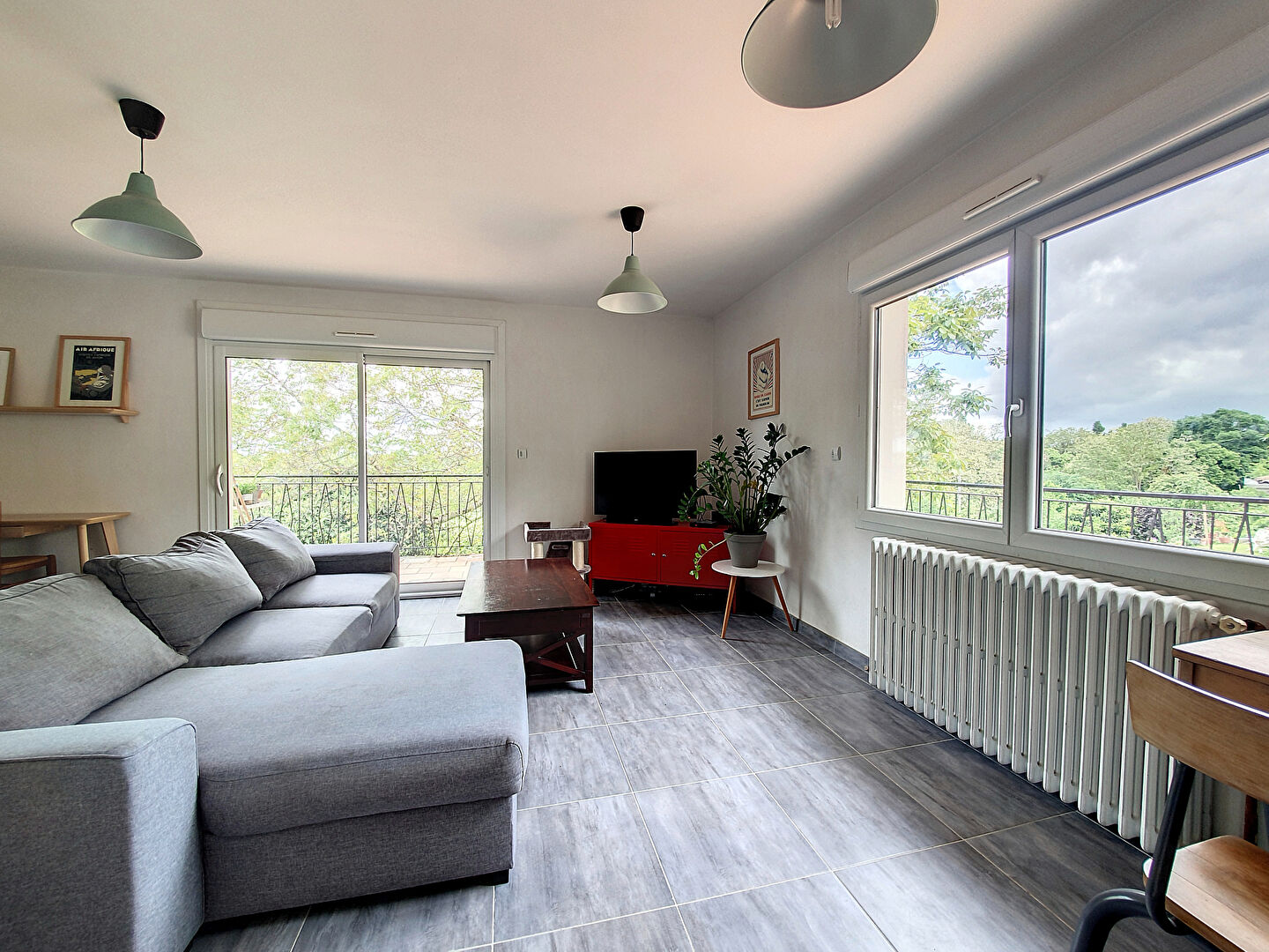 Péchabou. Maison 6 pièces à vendre de 150m² avec garage sur un terrain arboré de 1500m²
