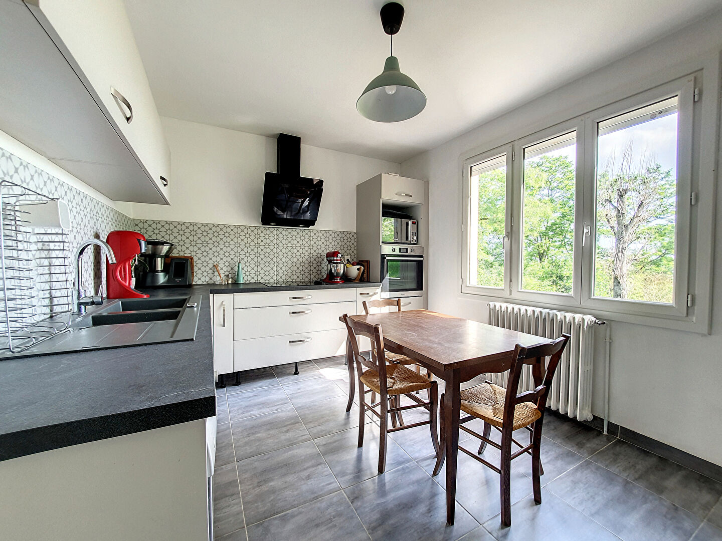 Péchabou. Maison 6 pièces à vendre de 150m² avec garage sur un terrain arboré de 1500m²