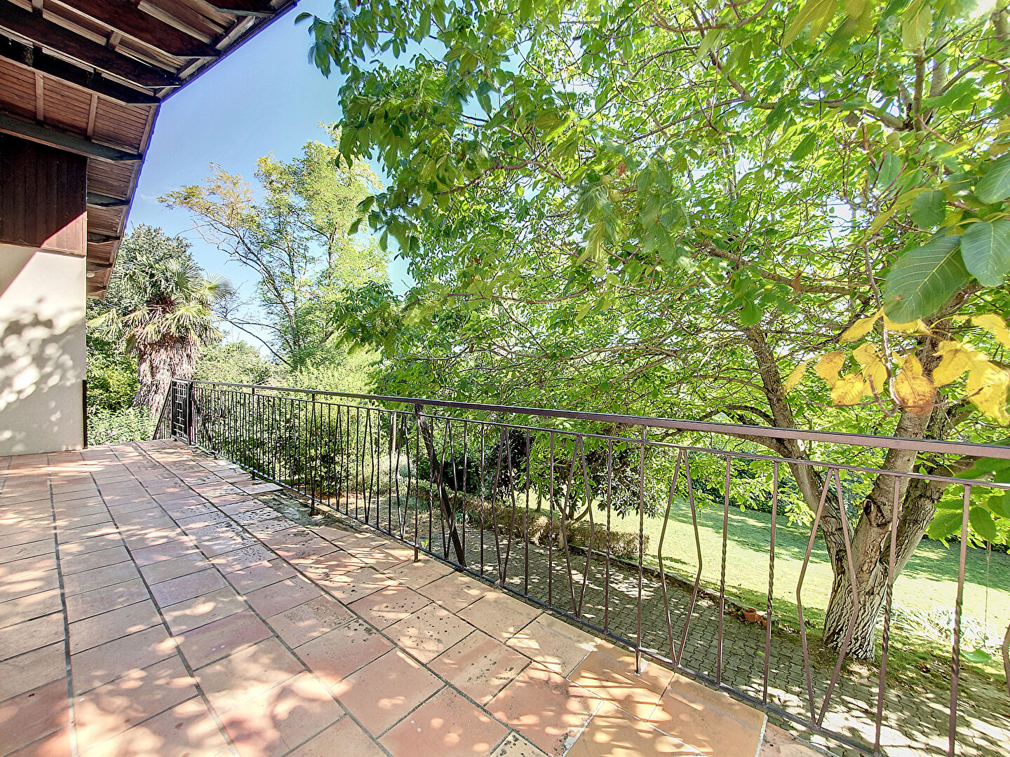 Péchabou. Maison 6 pièces à vendre de 150m² avec garage sur un terrain arboré de 1500m²