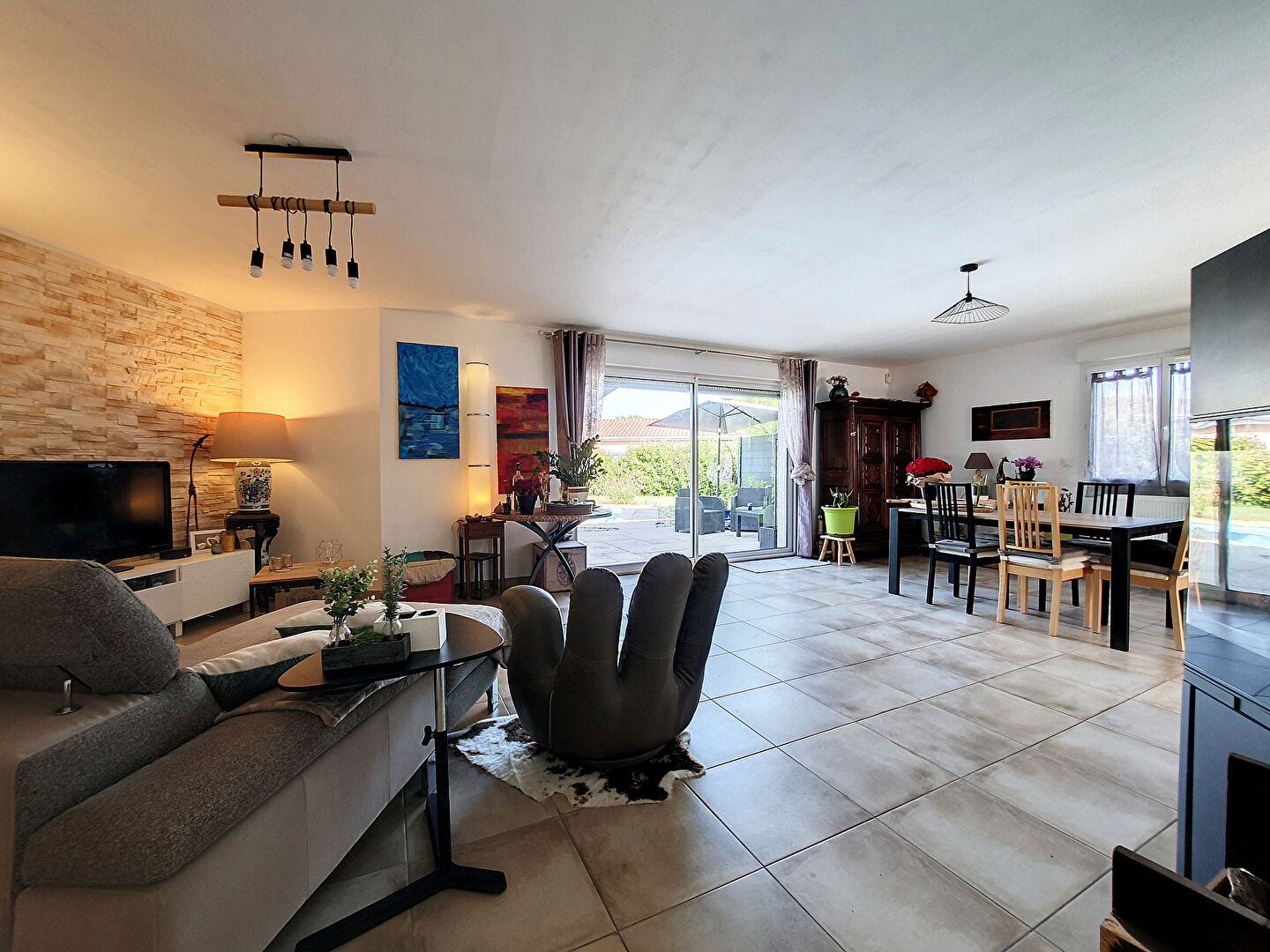 À vendre : Maison récente 4 pièces de plain-pied avec piscine et jardin arboré