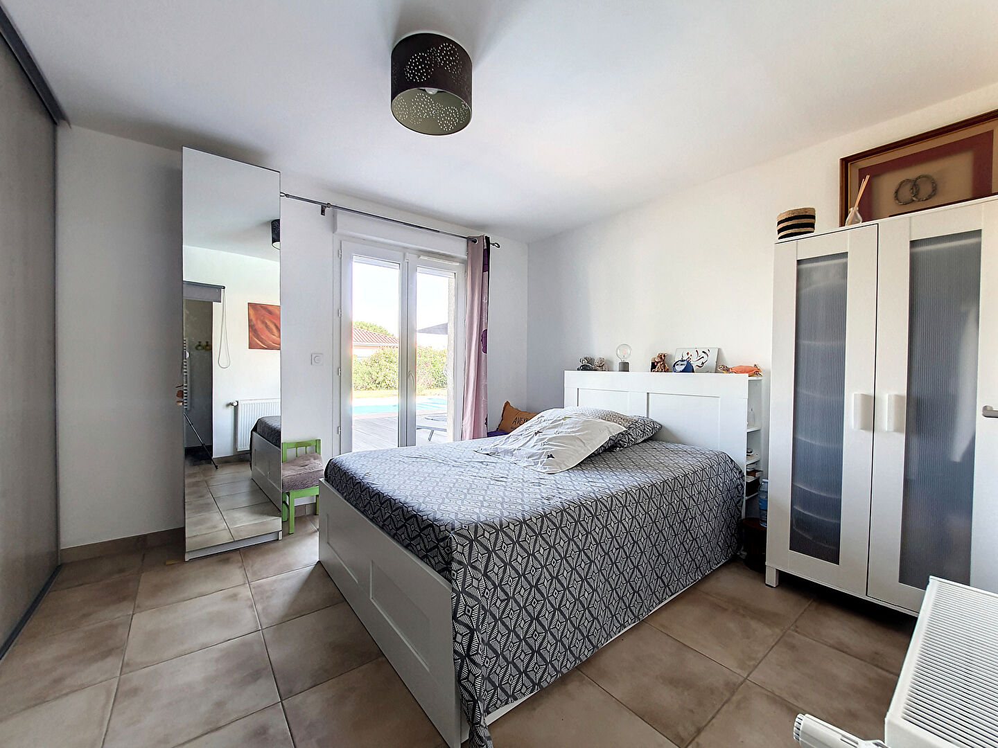 À vendre : Maison récente 4 pièces de plain-pied avec piscine et jardin arboré