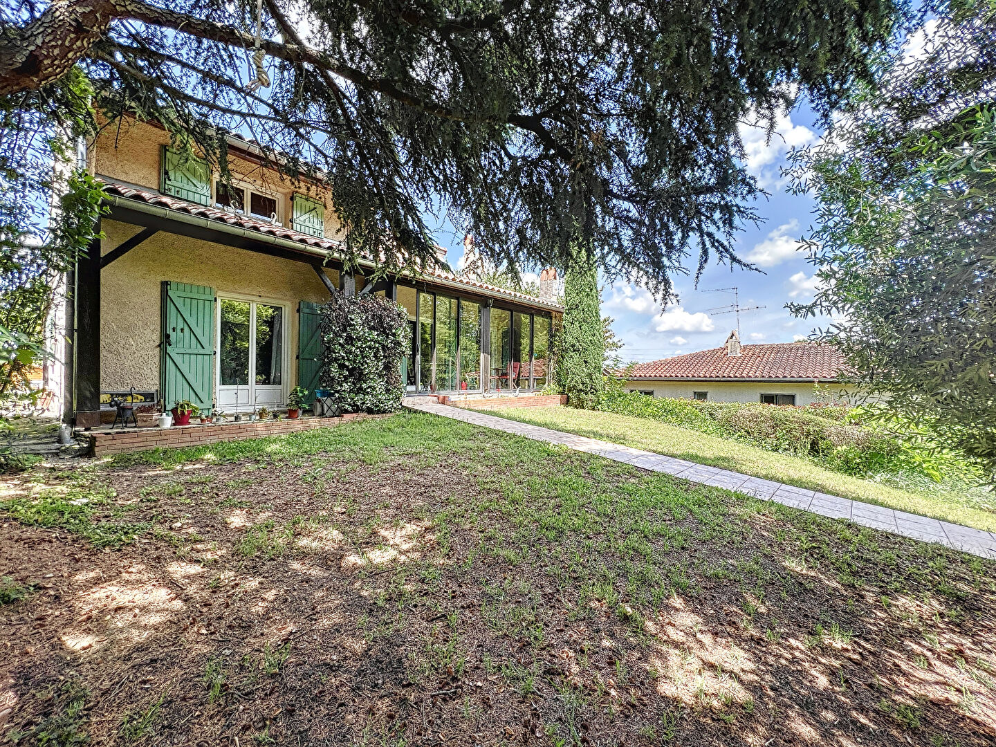 Auzeville-Tolosane. Maison individuelle 5 pièces de 130m² avec piscine et sous-sol sur un terrain de 1084m² à vendre.