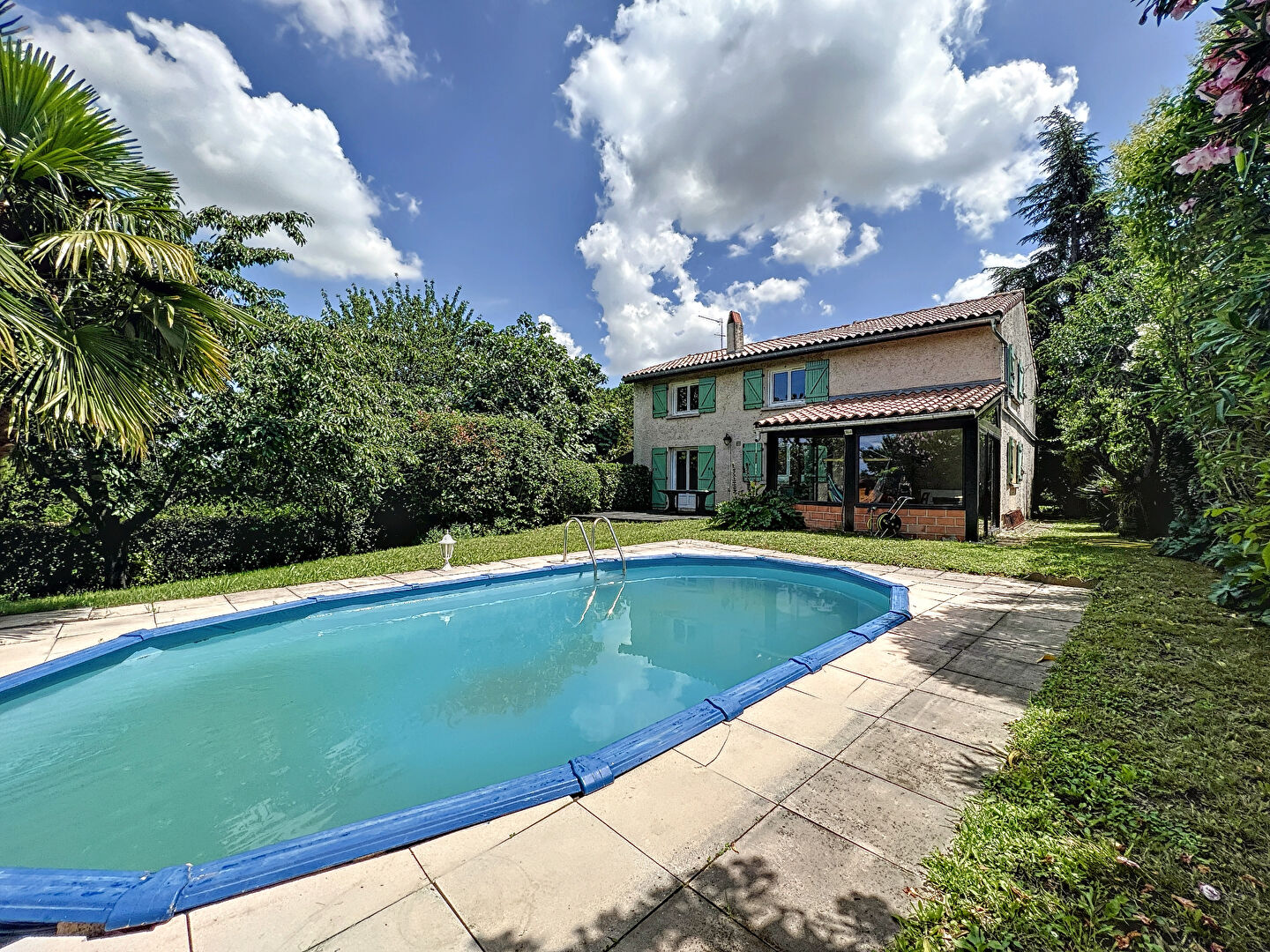 Auzeville-Tolosane. Maison individuelle 5 pièces de 130m² avec piscine et sous-sol sur un terrain de 1084m² à vendre.