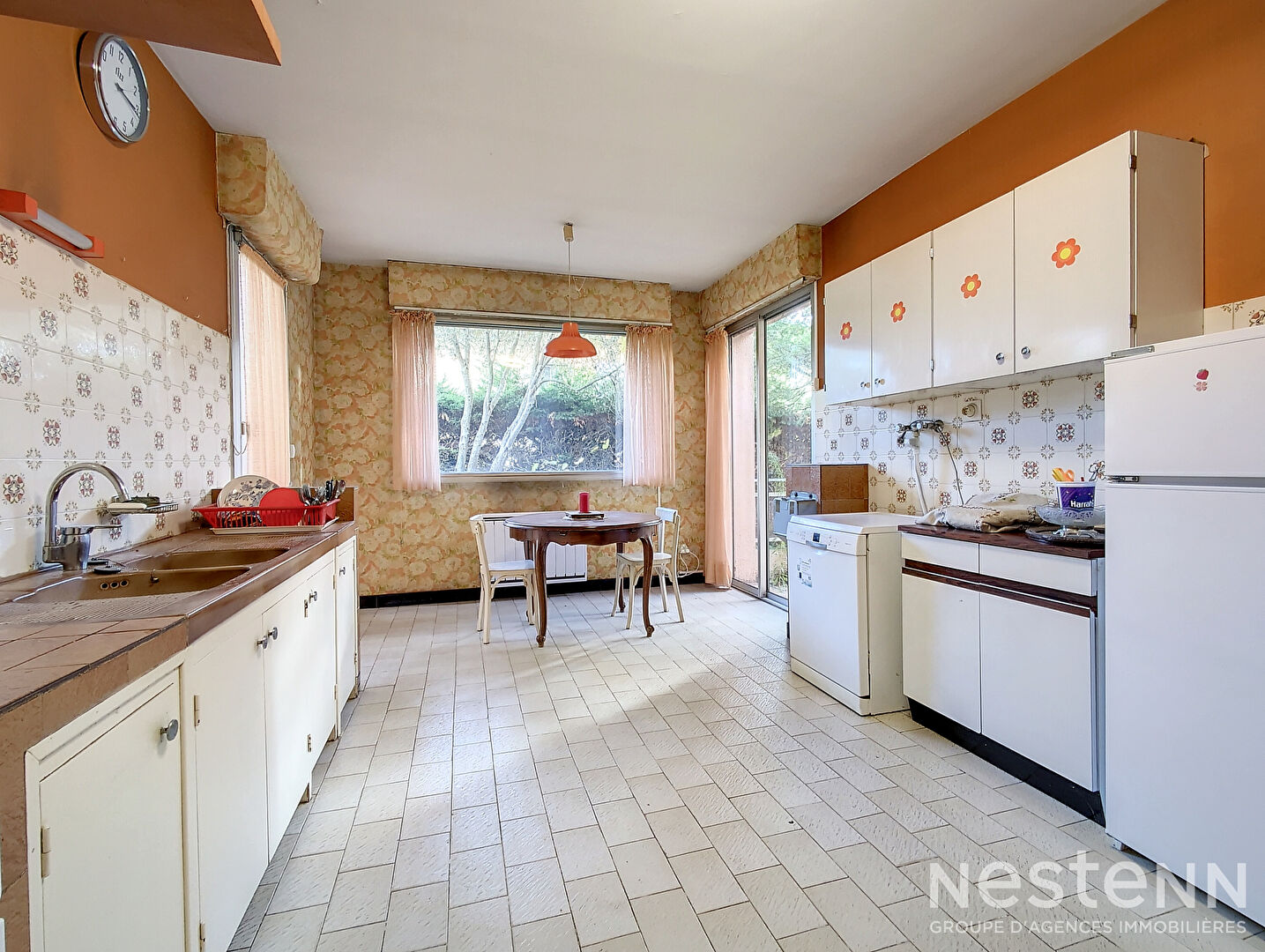 A vendre en exclusivité. Grande maison familiale 7 pièces de 195m² avec sous-sol de 120m² sur un terrain arboré de 577m² à Ramonville Saint-Agne