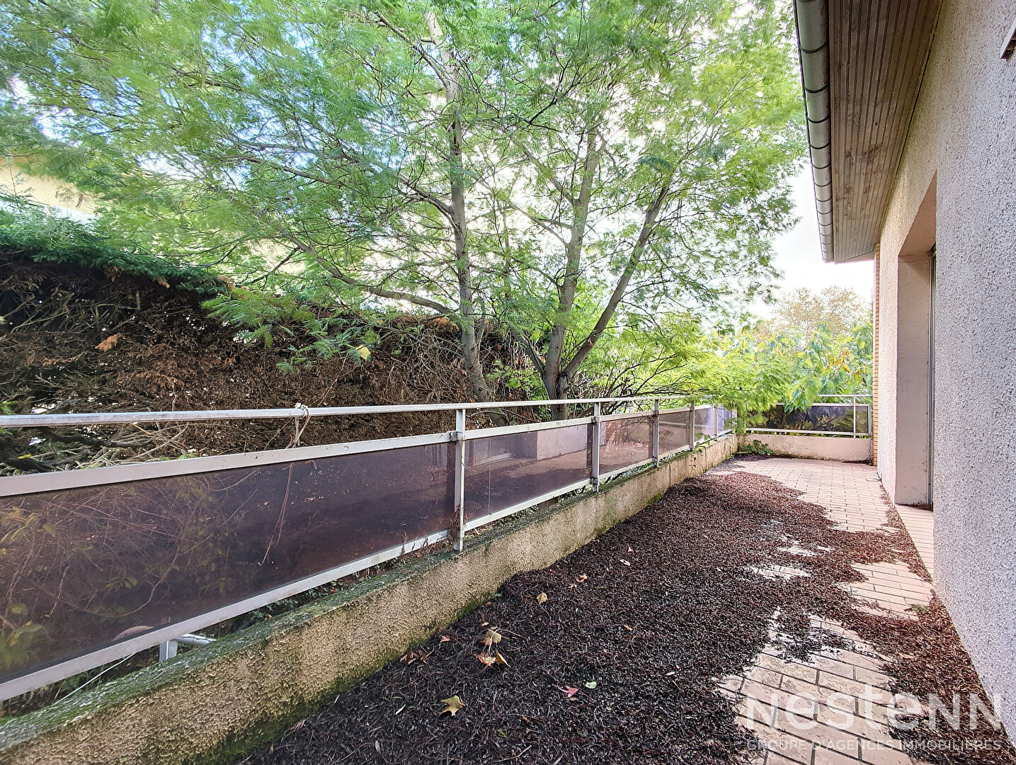 A vendre en exclusivité. Grande maison familiale 7 pièces de 195m² avec sous-sol de 120m² sur un terrain arboré de 577m² à Ramonville Saint-Agne