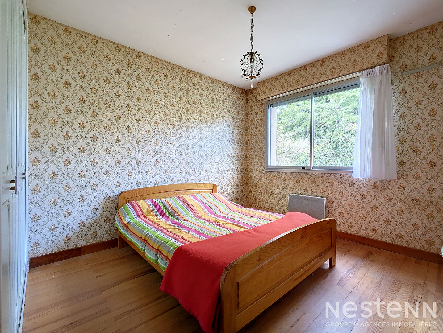 A vendre en exclusivité. Grande maison familiale 7 pièces de 195m² avec sous-sol de 120m² sur un terrain arboré de 577m² à Ramonville Saint-Agne
