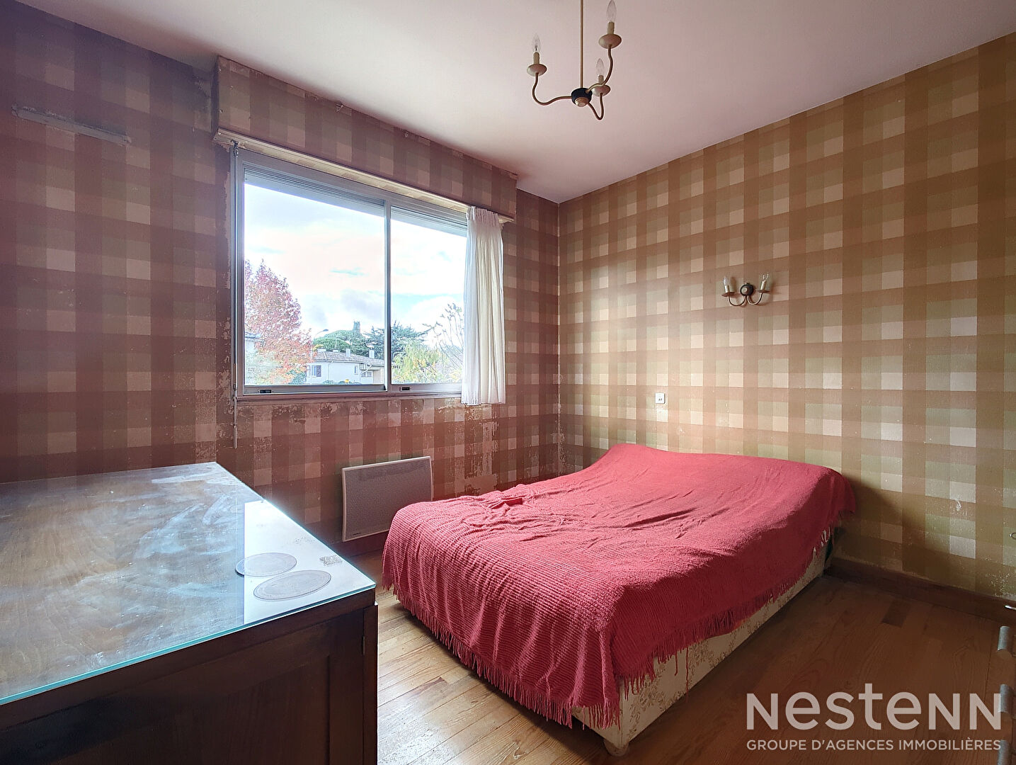 A vendre en exclusivité. Grande maison familiale 7 pièces de 195m² avec sous-sol de 120m² sur un terrain arboré de 577m² à Ramonville Saint-Agne