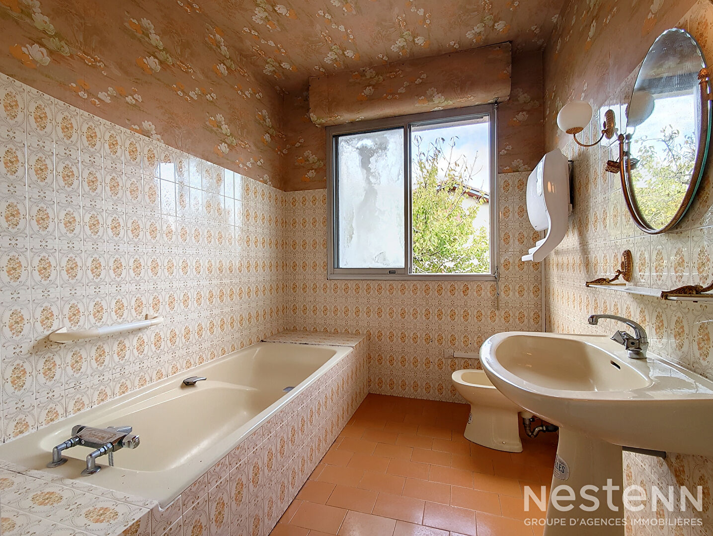 A vendre en exclusivité. Grande maison familiale 7 pièces de 195m² avec sous-sol de 120m² sur un terrain arboré de 577m² à Ramonville Saint-Agne