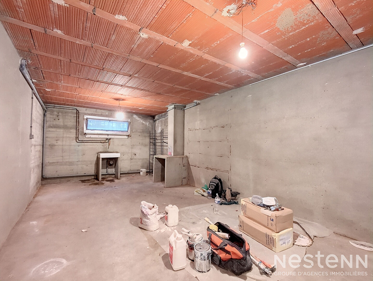 A vendre en exclusivité. Grande maison familiale 7 pièces de 195m² avec sous-sol de 120m² sur un terrain arboré de 577m² à Ramonville Saint-Agne