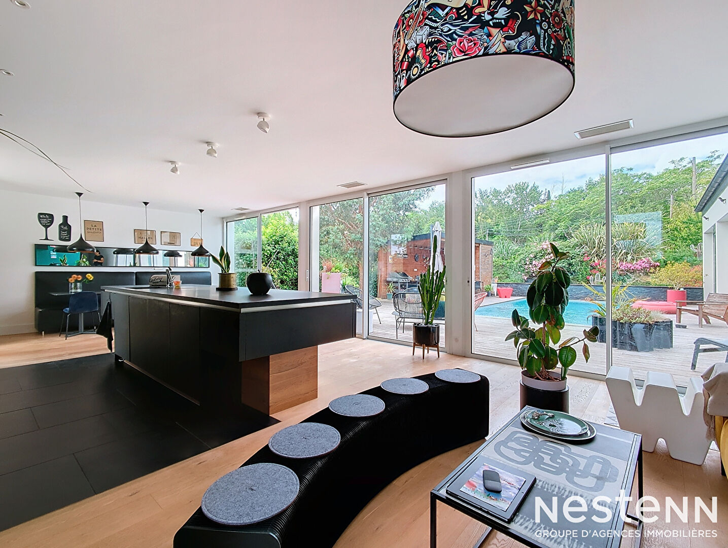 Villa contemporaine 6 pièces de 200m² sur un terrain de 1700m² avec piscine à seulement 5 minutes à pied du centre-ville de Castanet-Tolosan