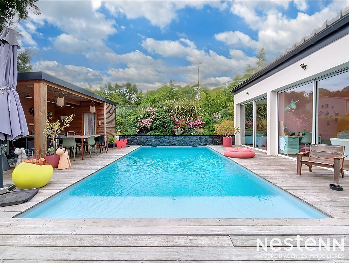 Villa contemporaine 6 pièces de 200m² sur un terrain de 1700m² avec piscine à seulement 5 minutes à pied du centre-ville de Castanet-Tolosan