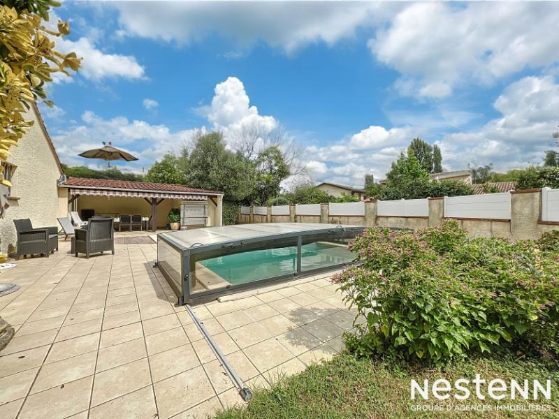 Maison familiale 6 pièces de 143m² avec jardin et piscine à vendre à Péchabou