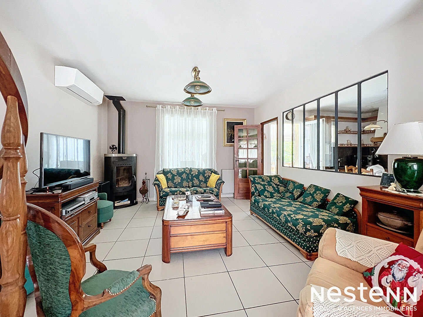 Maison familiale 6 pièces de 143m² avec jardin et piscine à vendre à Péchabou