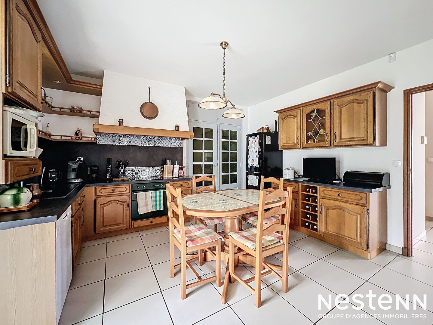 Maison familiale 6 pièces de 143m² avec jardin et piscine à vendre à Péchabou