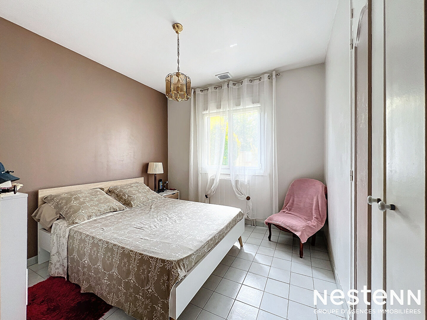Maison familiale 6 pièces de 143m² avec jardin et piscine à vendre à Péchabou