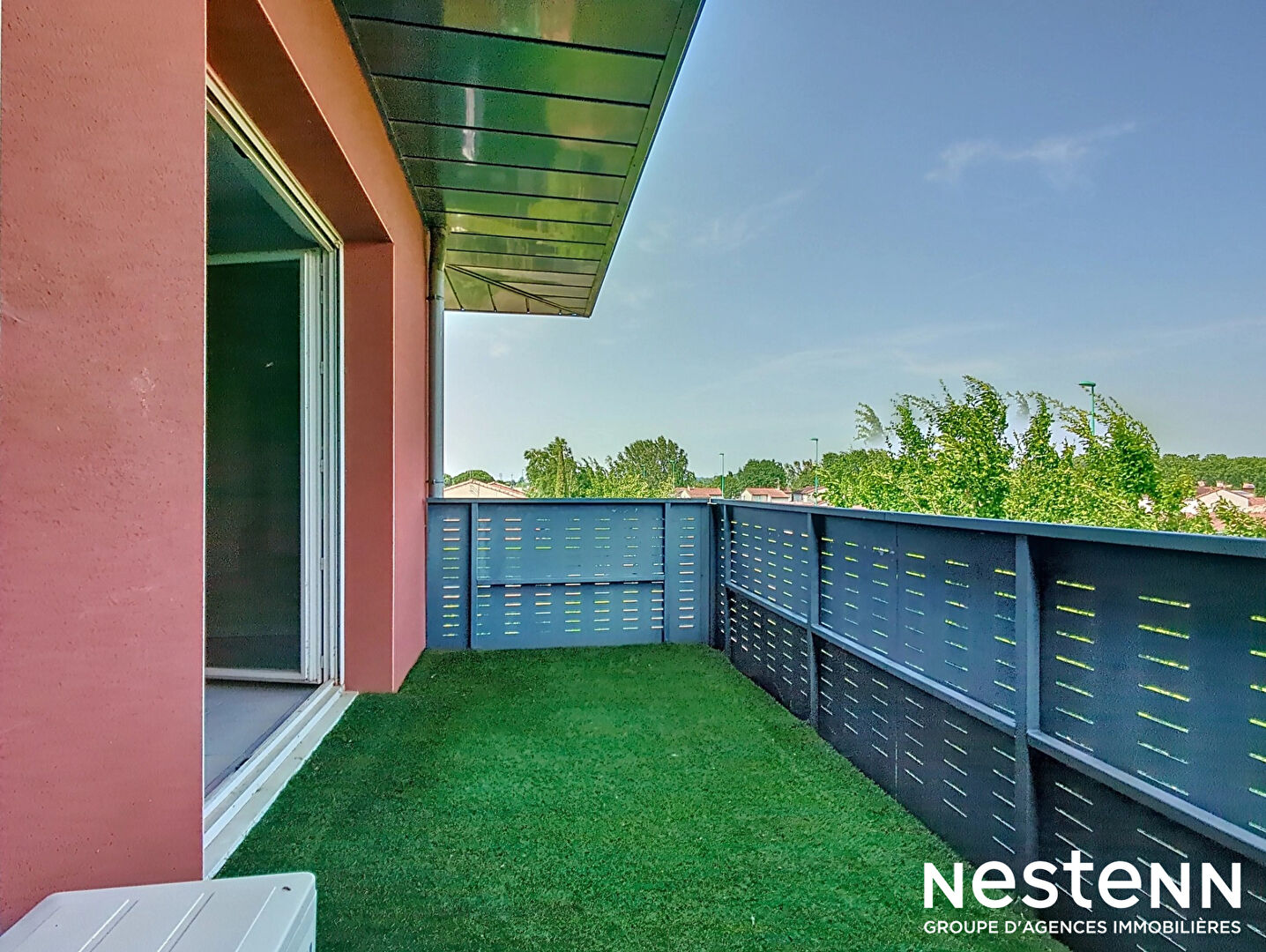 Castanet-Tolosan. Appartement 4 pièces en dernier étage avec ascenseur, terrasse et parking en sous-sol.