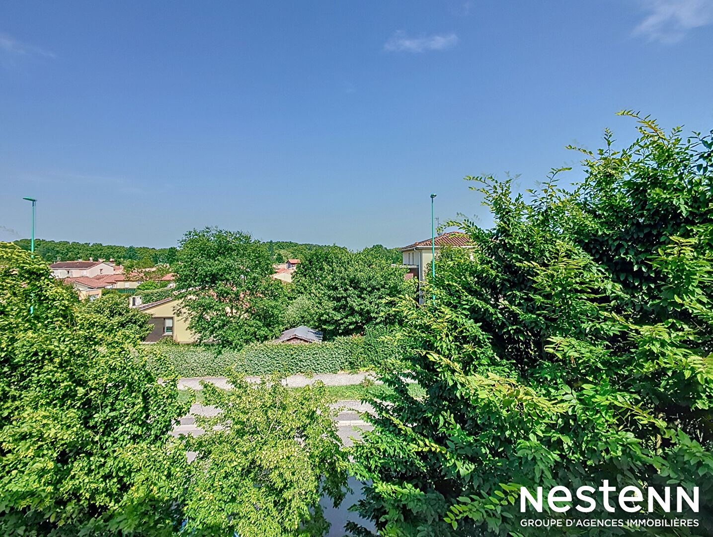 Castanet-Tolosan. Appartement 4 pièces en dernier étage avec ascenseur, terrasse et parking en sous-sol.