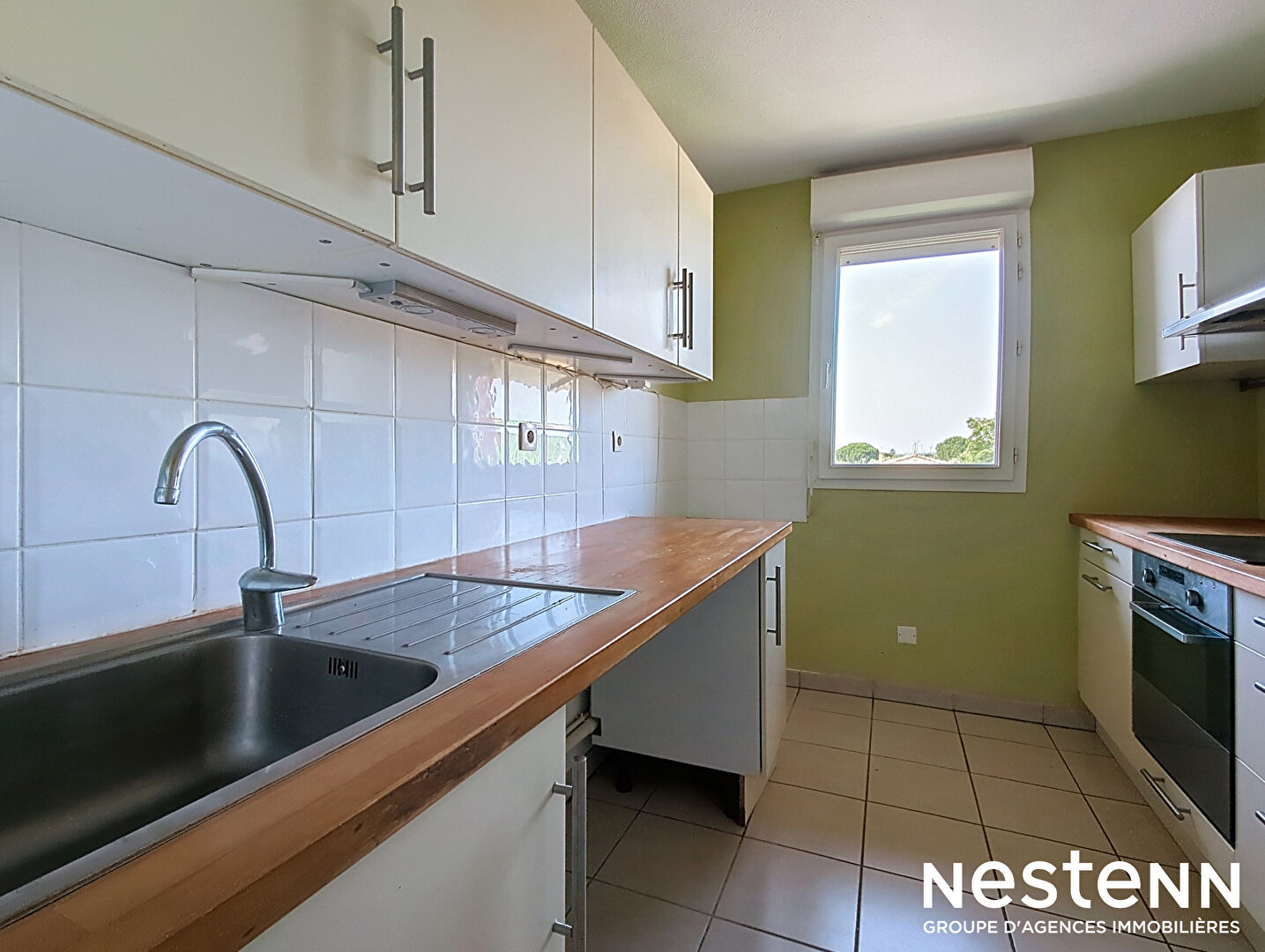 Castanet-Tolosan. Appartement 4 pièces en dernier étage avec ascenseur, terrasse et parking en sous-sol.